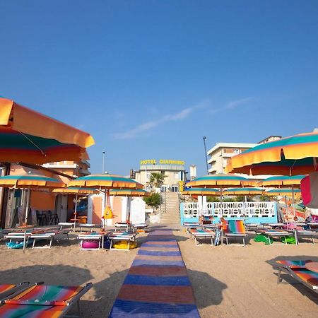 Hotel Giannino ปอร์โตเรกานาติ ภายนอก รูปภาพ