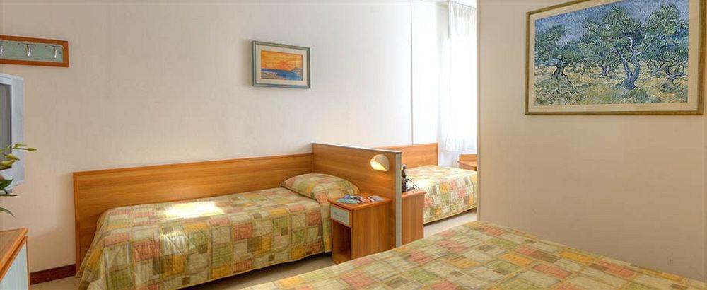 Hotel Giannino ปอร์โตเรกานาติ ภายนอก รูปภาพ