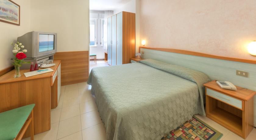 Hotel Giannino ปอร์โตเรกานาติ ภายนอก รูปภาพ