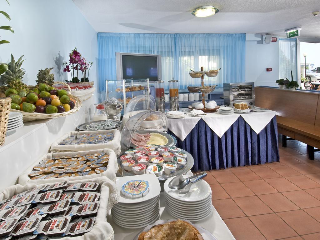 Hotel Giannino ปอร์โตเรกานาติ ภายนอก รูปภาพ