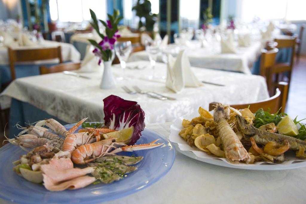 Hotel Giannino ปอร์โตเรกานาติ ภายนอก รูปภาพ